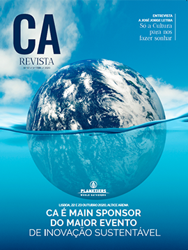 globo terreste metade submerso por água